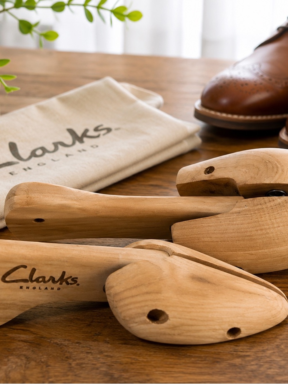 Clarks Natural Wood Shoe Trees - Light Tan Finish